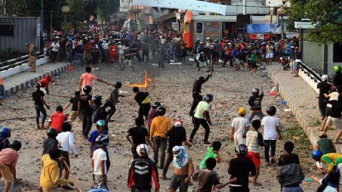BUDAYA TIMUR DAN BUDAYA TAWUR